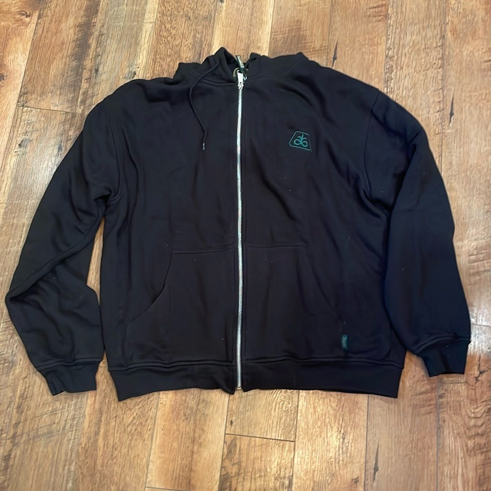 Pioneer zip up hoodie.